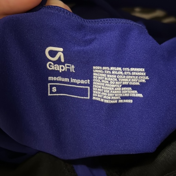 Gap Fit small - Picture 3 of 3